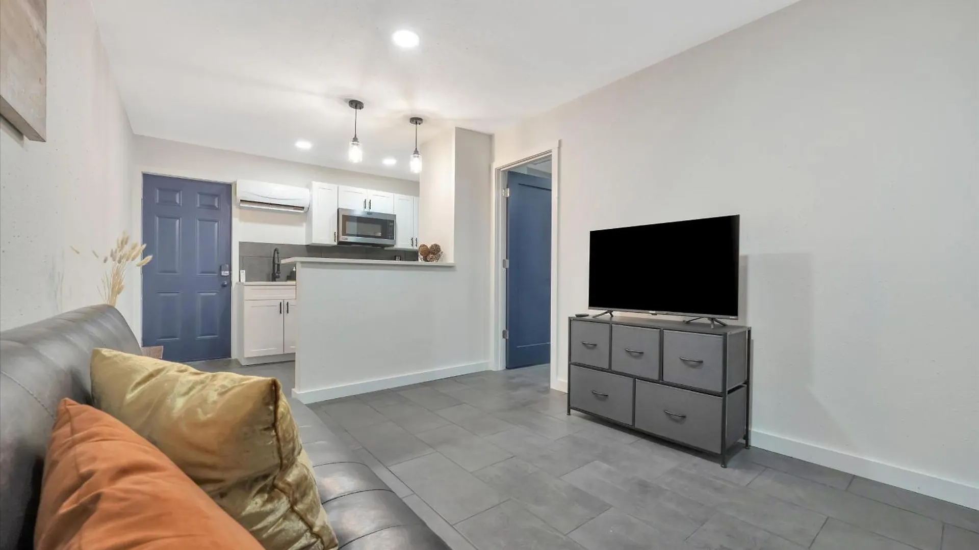 Walk To Stadium, Free Parking Tampa 0*,  USA